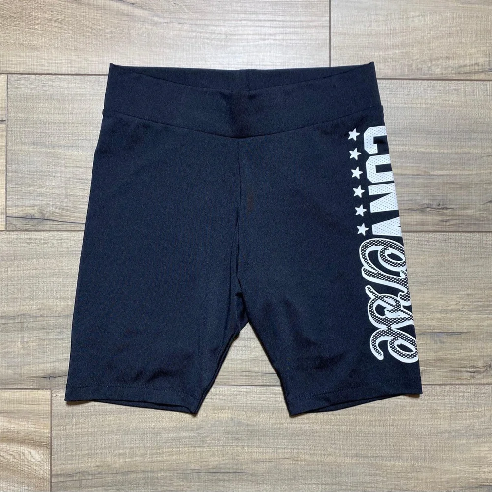 Converse Girls Performance Biker Shorts Size Large‎ Black With Spellout